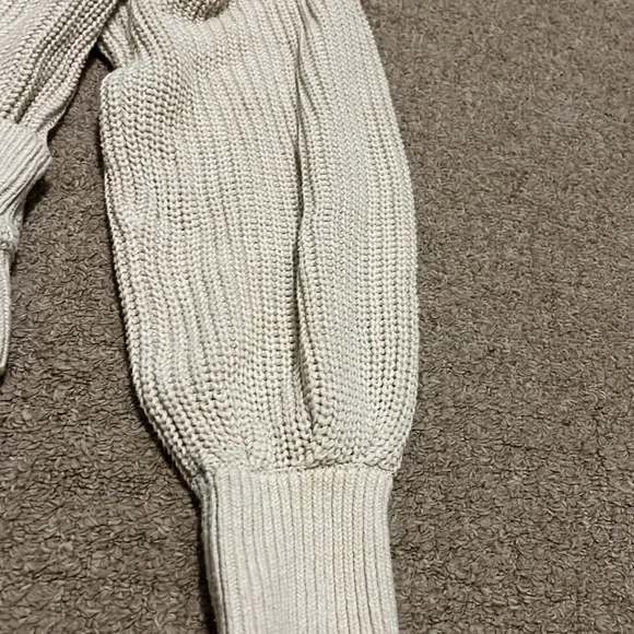 Upwest Weekend Wrap Cropped Sweater in cream size medium - Picture 5 of 7